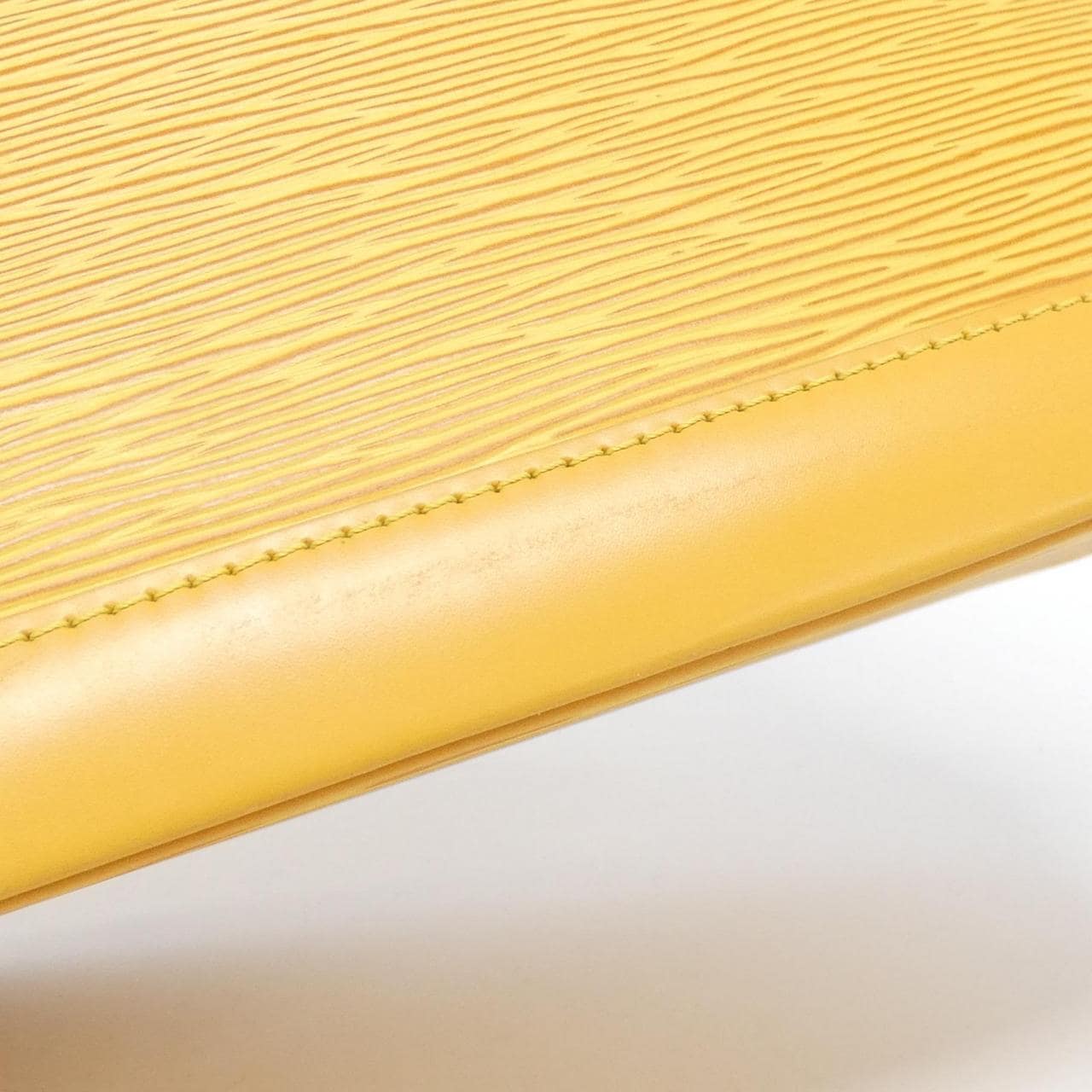 ルイヴィトン エピ アルマ PM M52149 バッグ