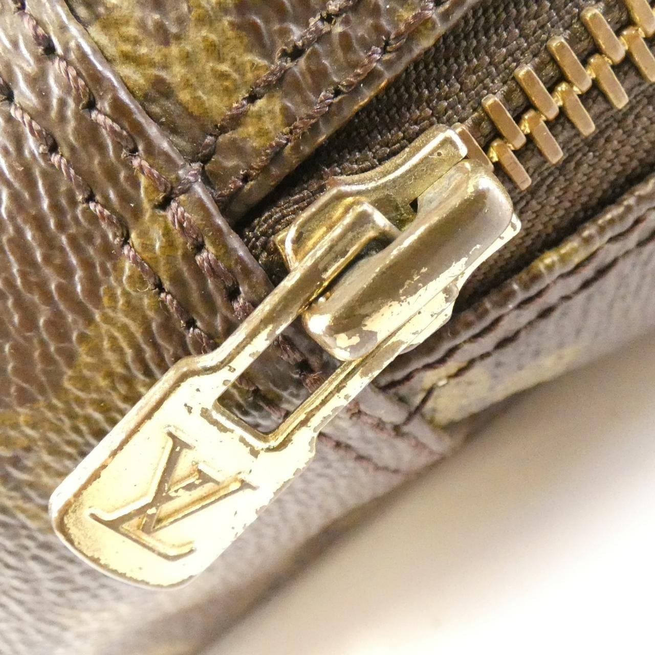 ルイヴィトン モノグラム トゥルース トワレ 28cm M47522 ポーチ