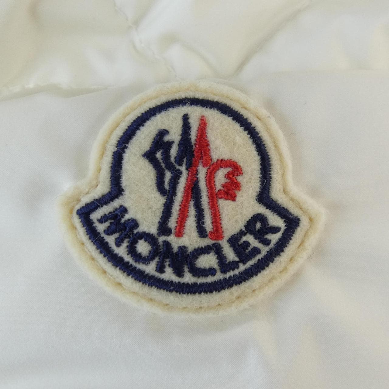 モンクレール MONCLER BOUVAQUE ダウンジャケット