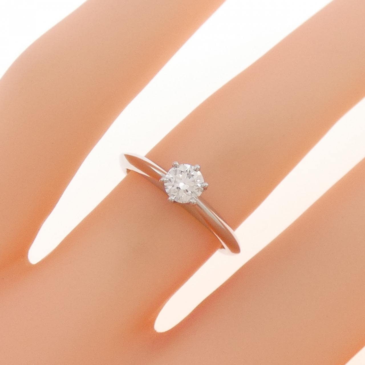 ティファニー クラシックソリティア リング 0.27CT