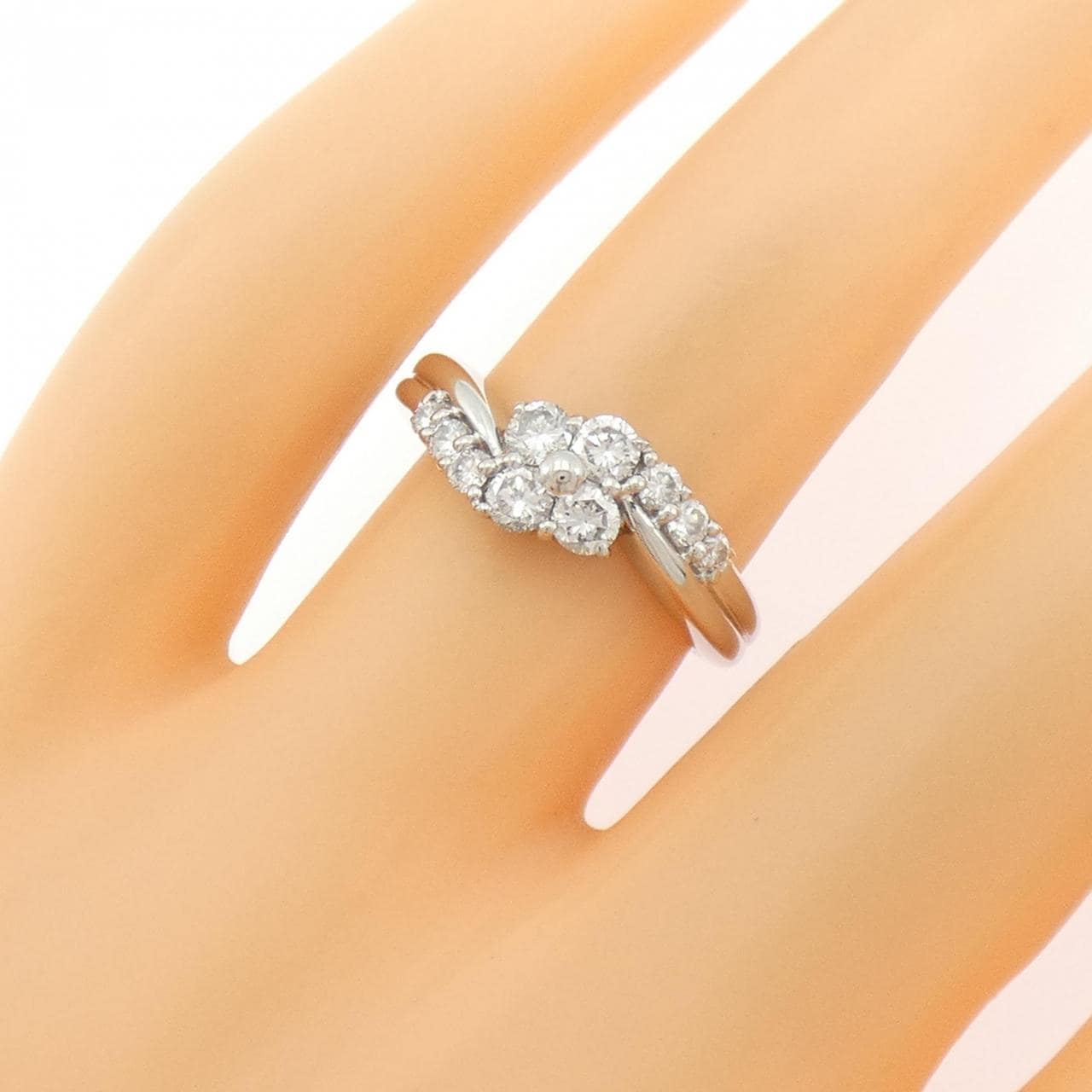 PT900花朵鑽石戒指0.52CT