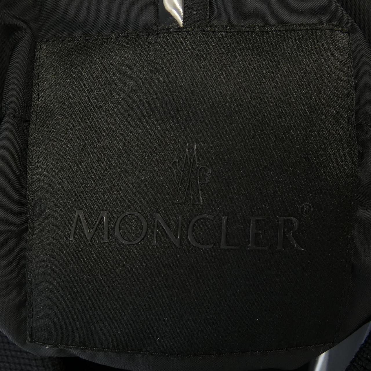 モンクレール MONCLER ダウンジャケット