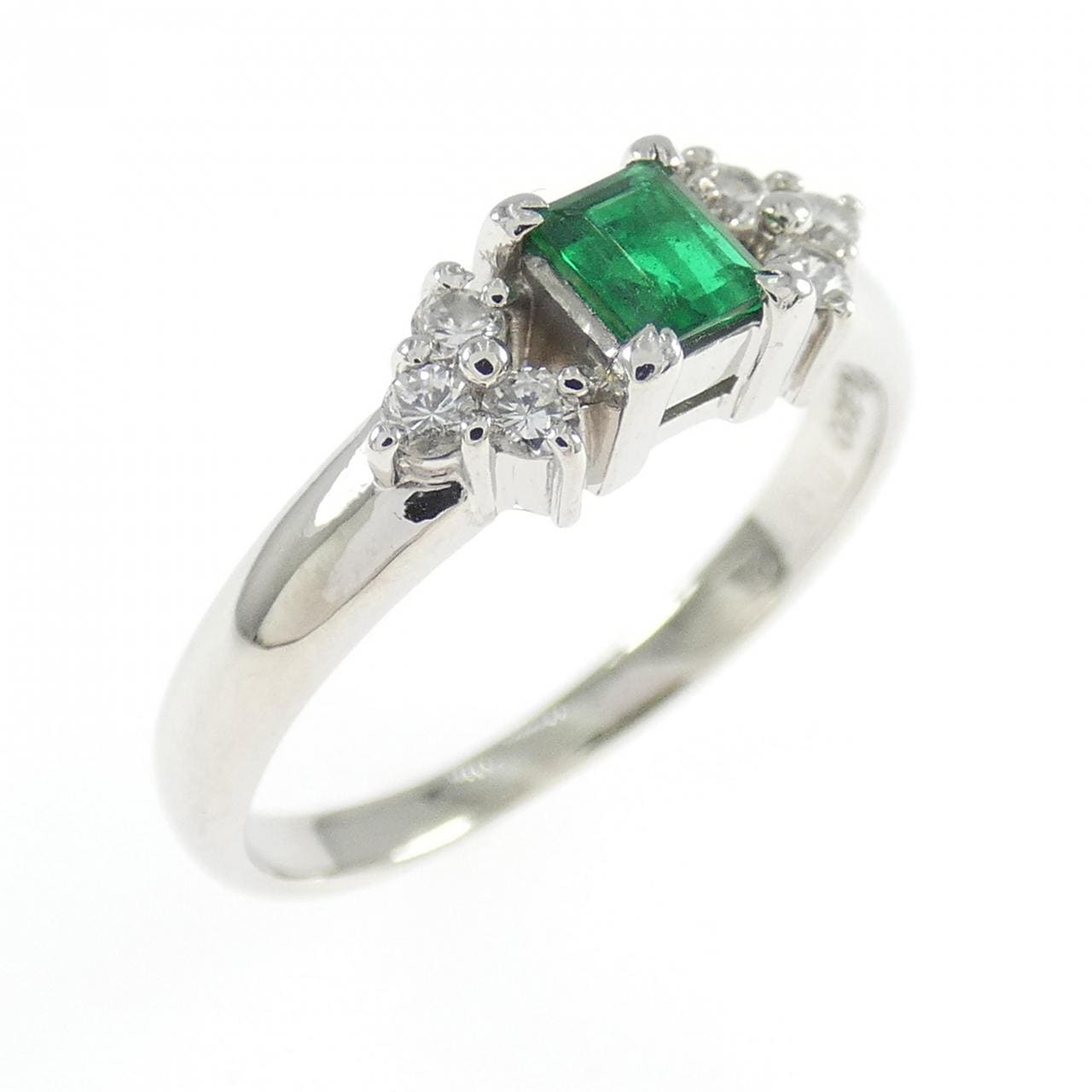 PT900 エメラルド リング 0.17CT