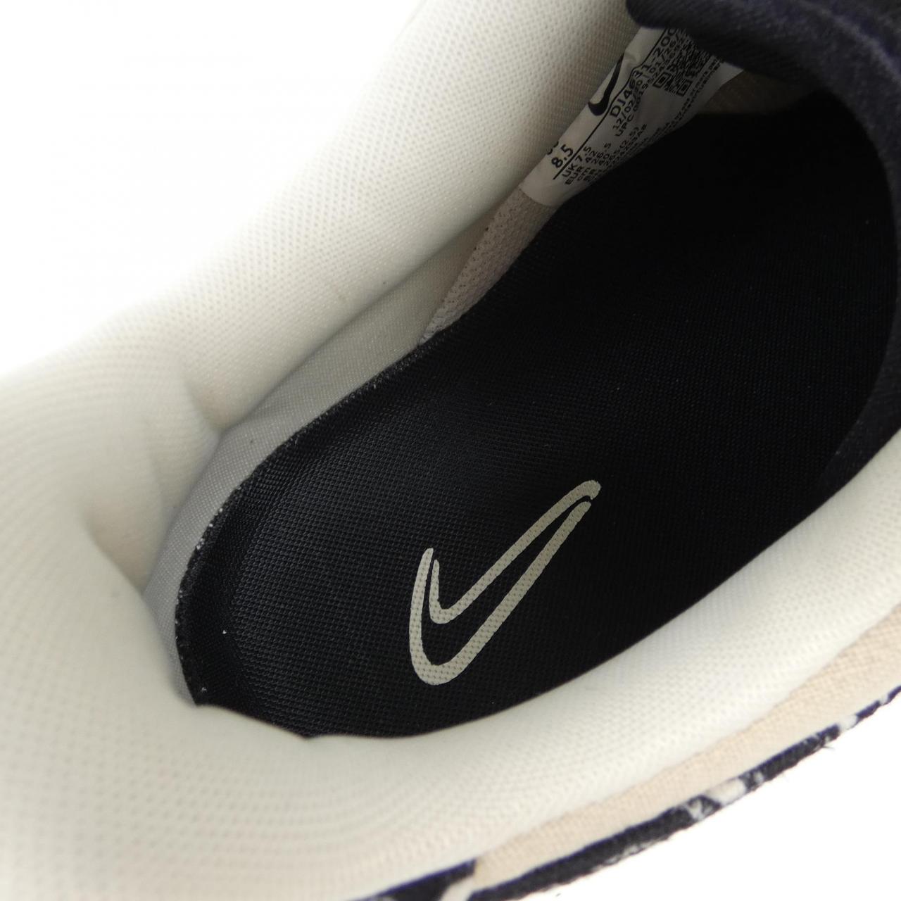 ナイキ NIKE スニーカー