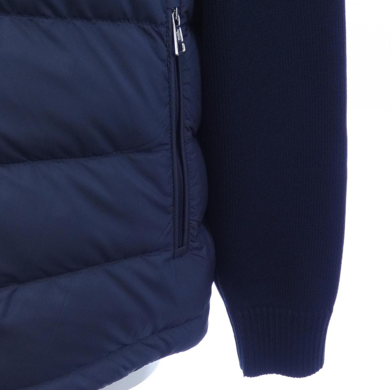 【新品】モンクレール MONCLER K20919B00003 ダウンジャケット