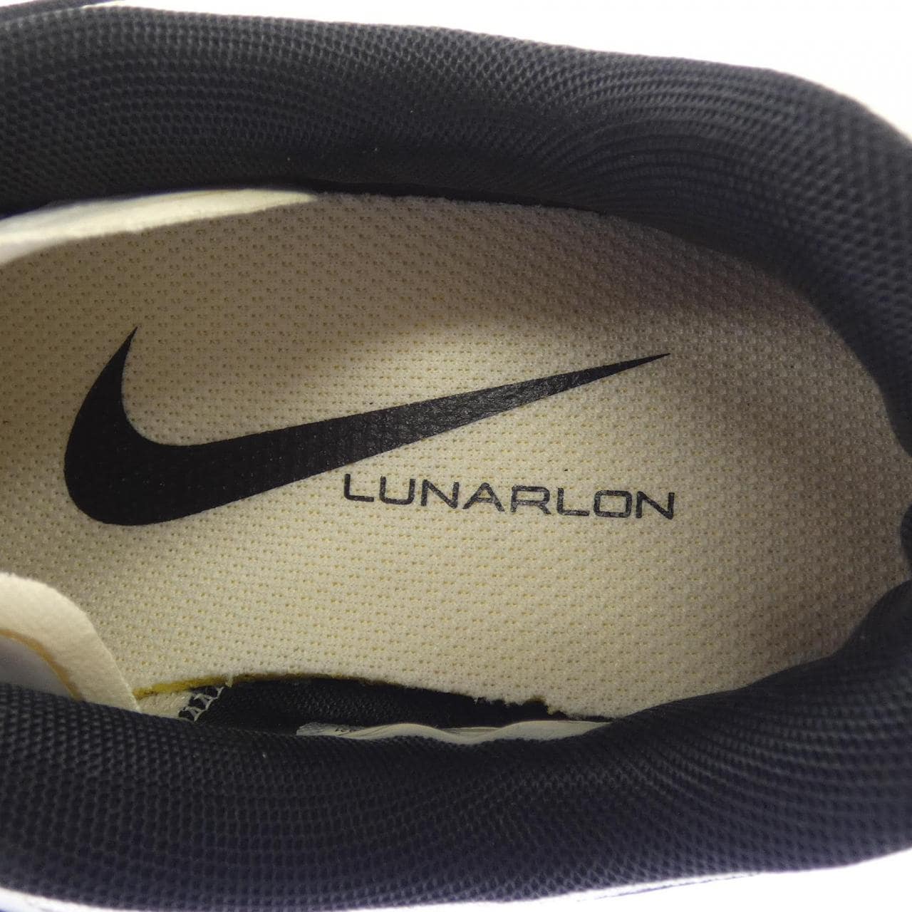 ナイキ NIKE 880121 100 スニーカー