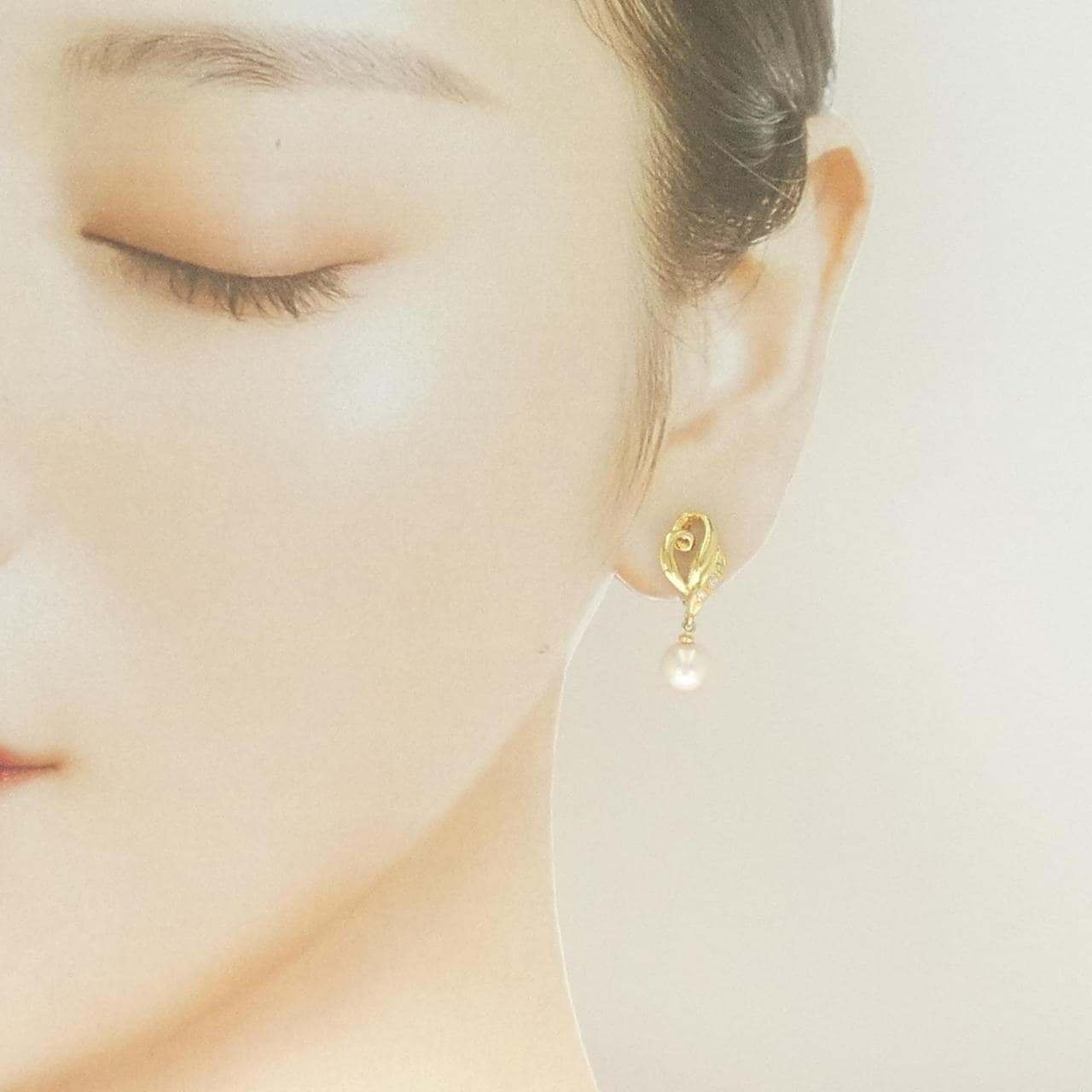 K18YG Akoya珍珠耳夹6.9 毫米