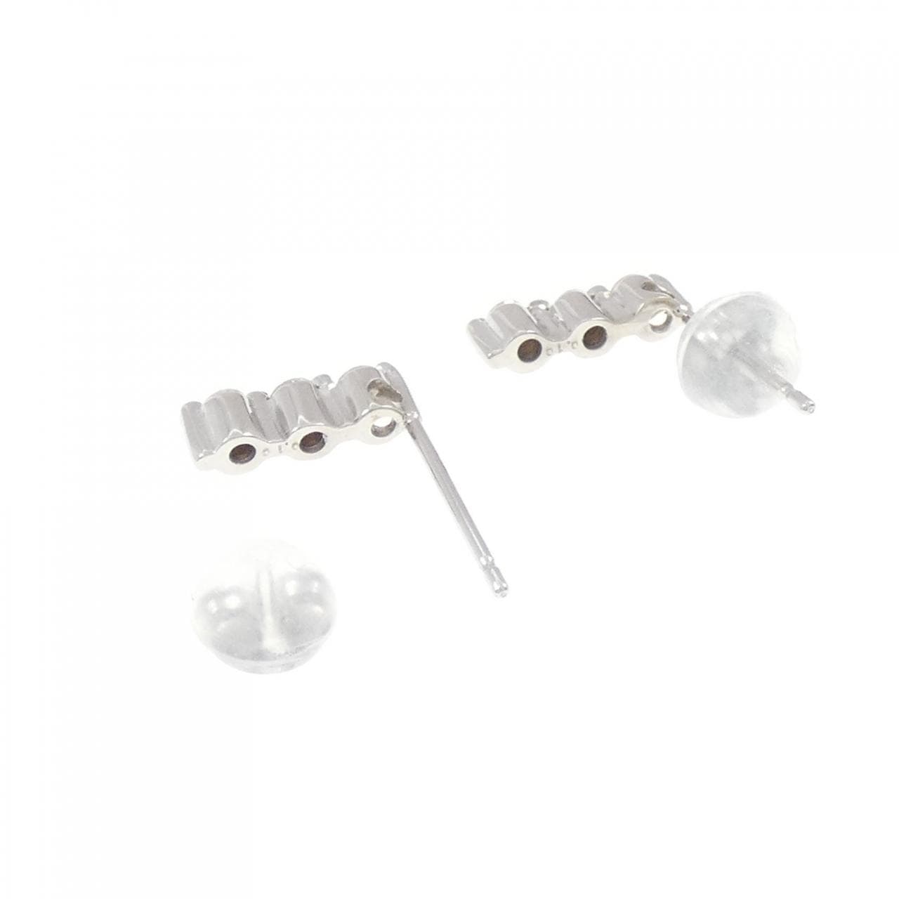 K18WG スリーストーン ダイヤモンド ピアス 0.20CT