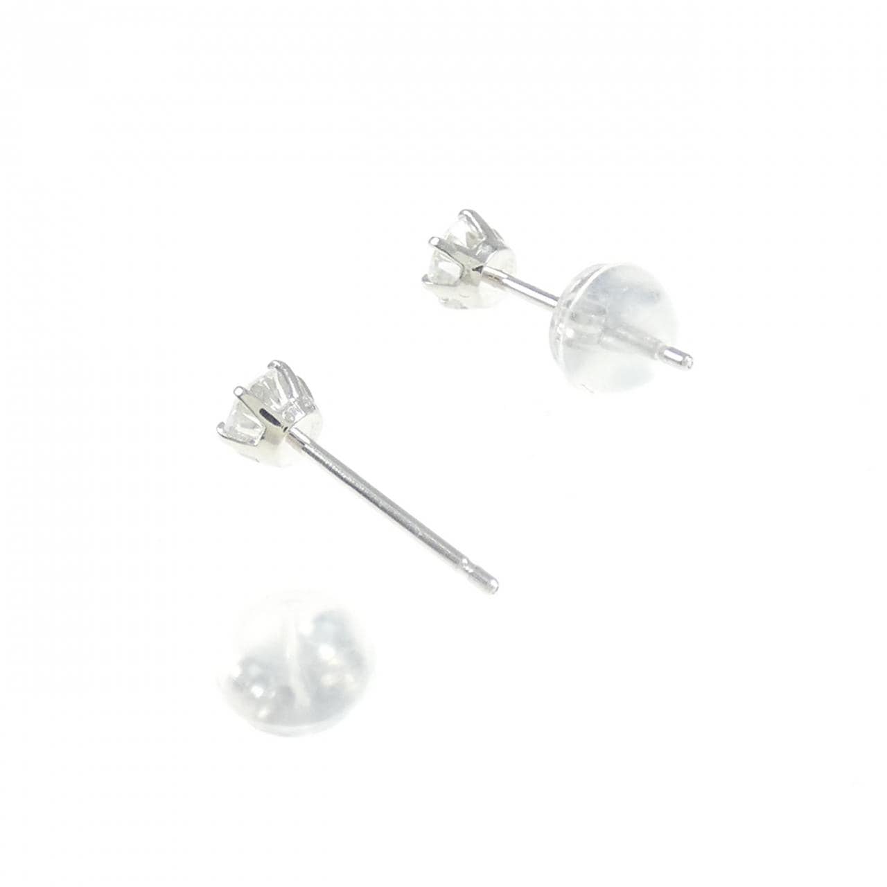 PT900 ソリティア ダイヤモンド ピアス 0.335CT