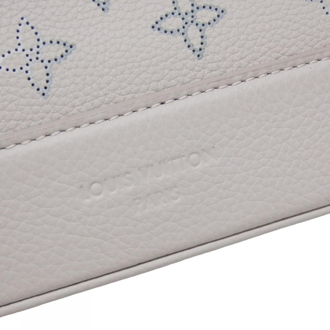 ルイヴィトン マヒナ(フライト モード) フロール M12496 ショルダーバッグ