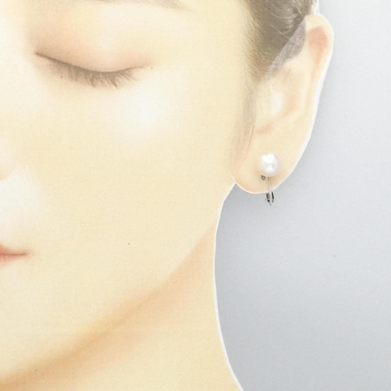 [新品] 银扣/WGK14 Hanadama Akoya珍珠耳夹套装 8.5-9 毫米