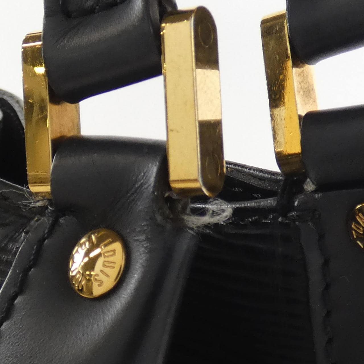 LOUIS VUITTON Epi Mandala MM M58892 Shoulder Bag