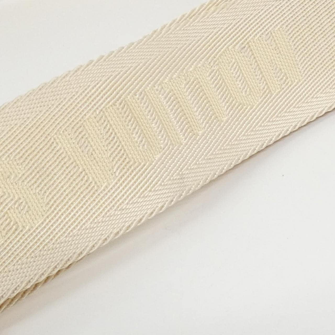 LOUIS VUITTON by the Pool 多口袋配件 M57634 单肩包