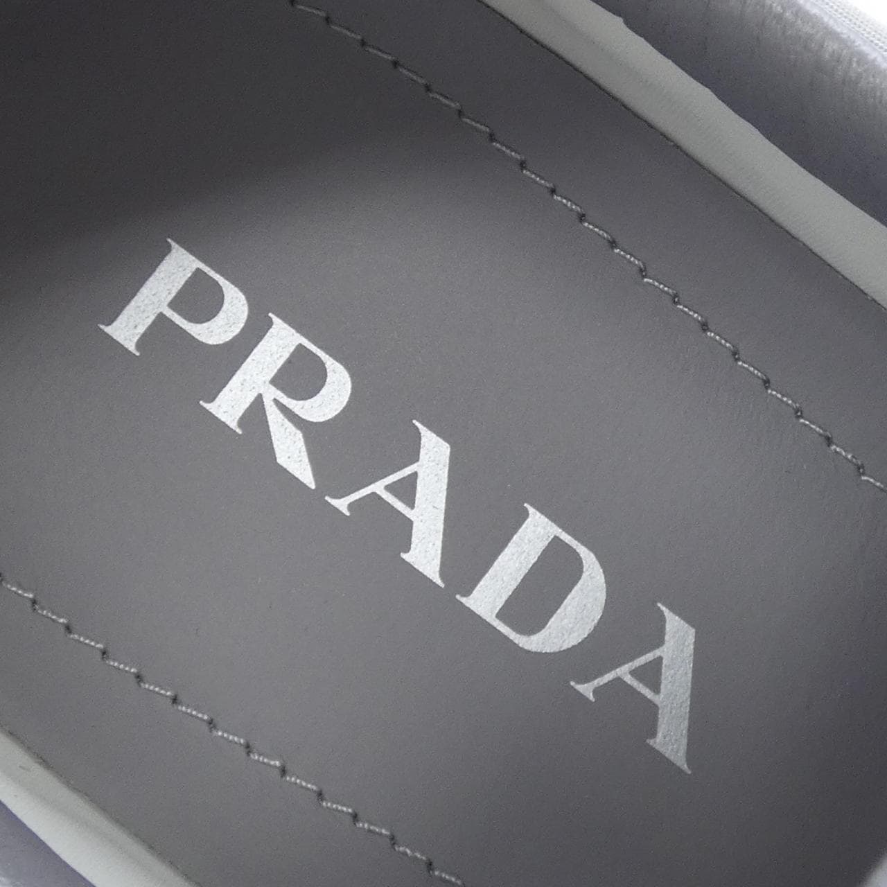 プラダ PRADA ダウンタウン トライアングルロゴ 2EE364 スニーカー
