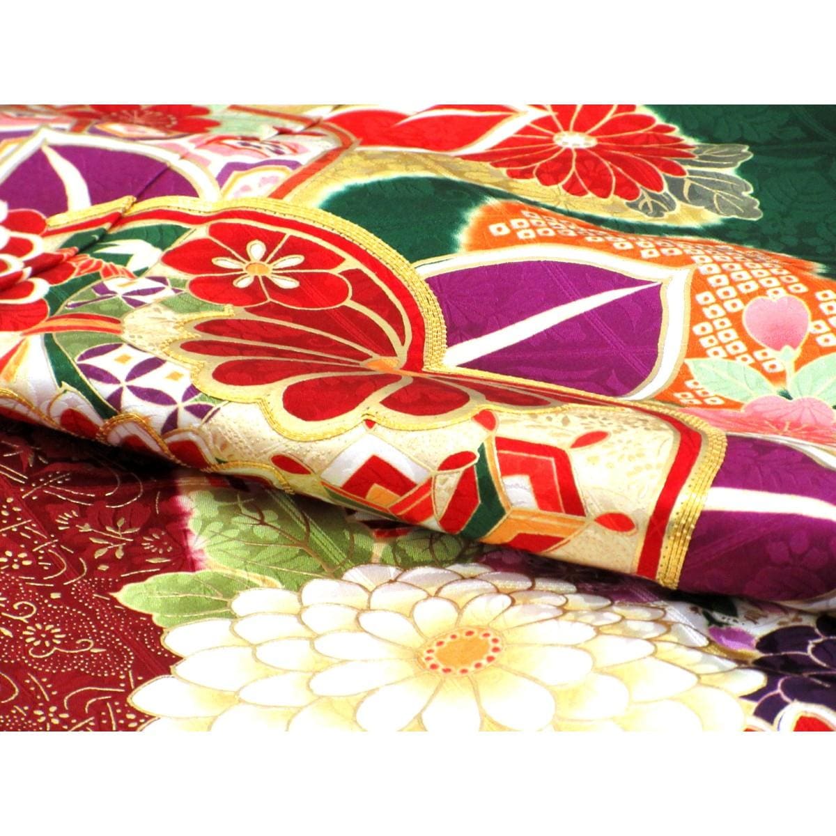 振袖　友禅金彩加工　刺繍入り　身幅Ｌ寸