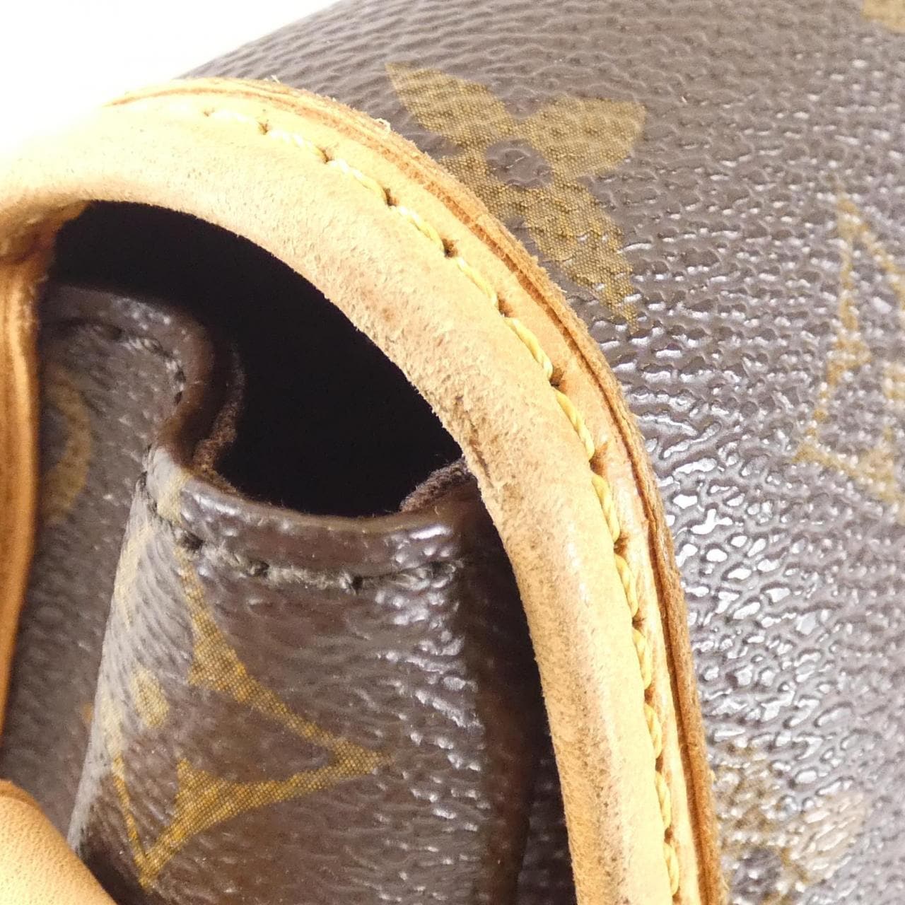 LOUIS VUITTON Monogram Menilmontant MM M40473 单肩包