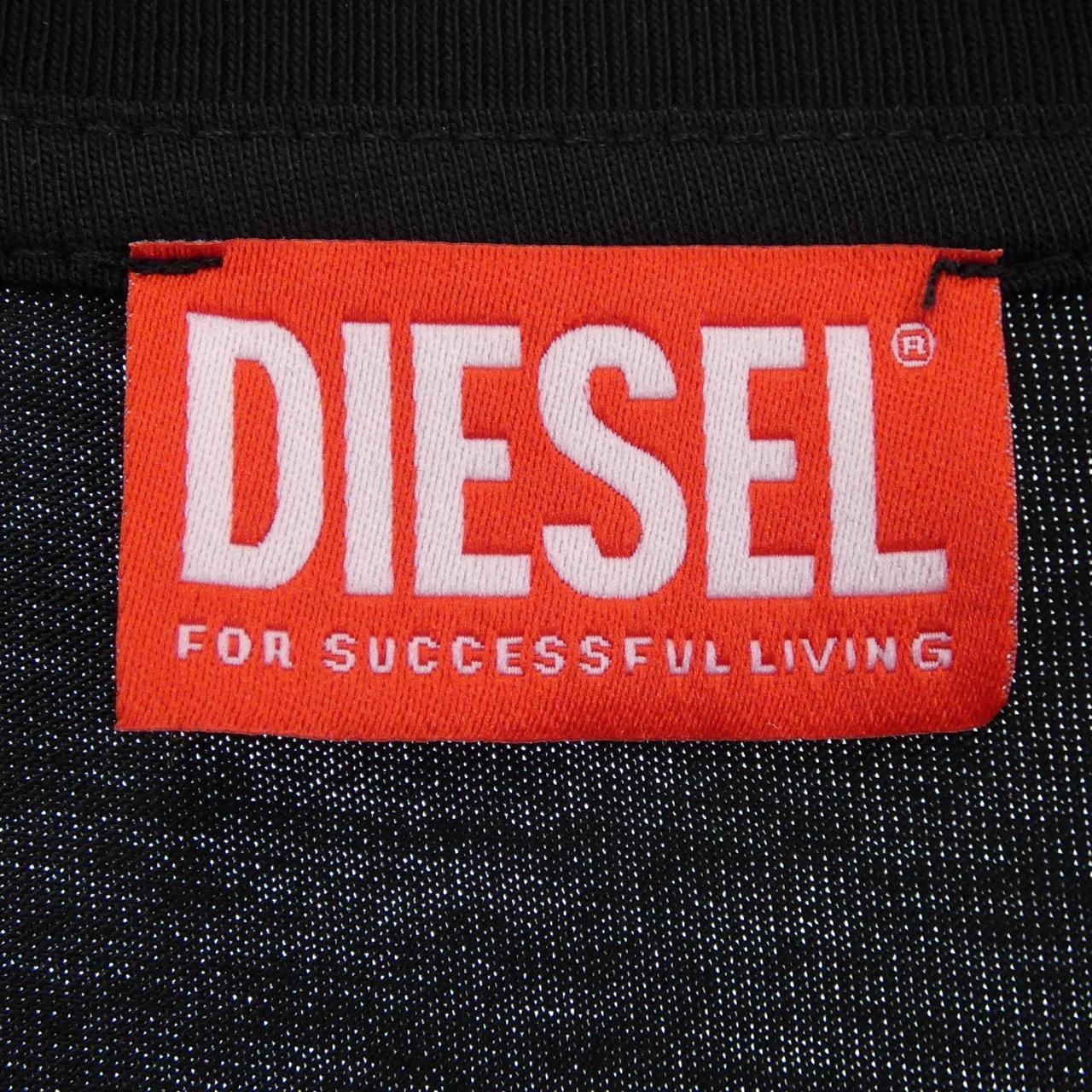 ディーゼル DIESEL A11076 0CATM 900 Tシャツ