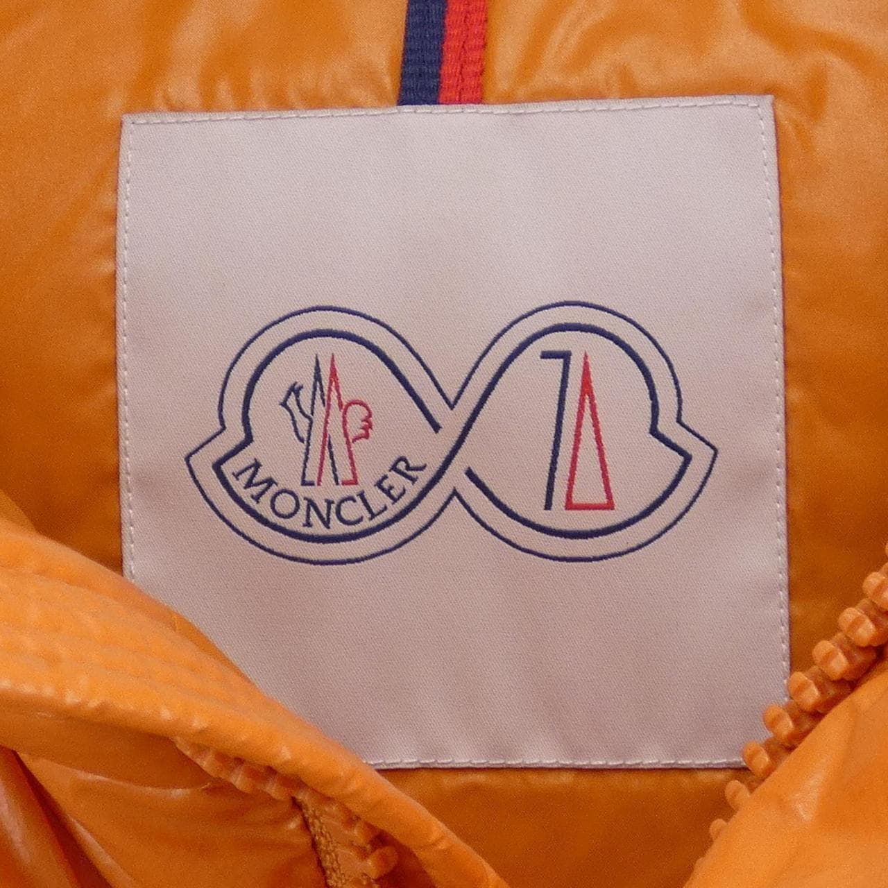 モンクレール MONCLER ダウンジャケット