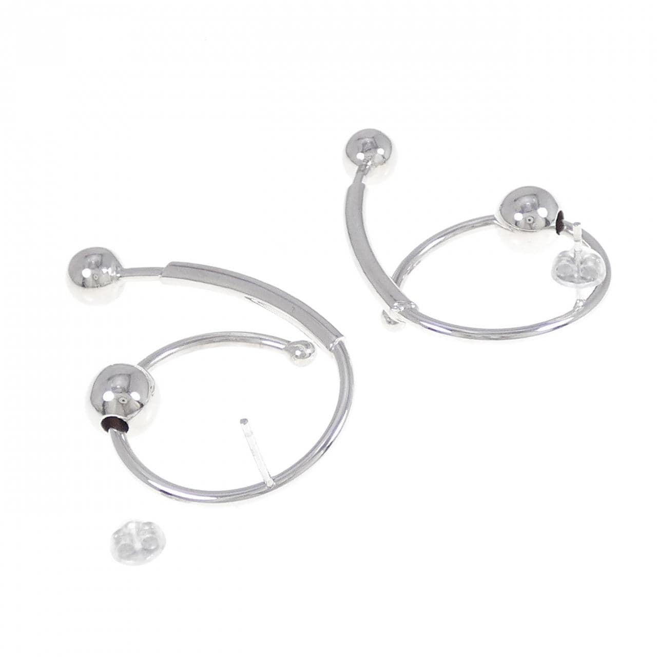 750WG earrings