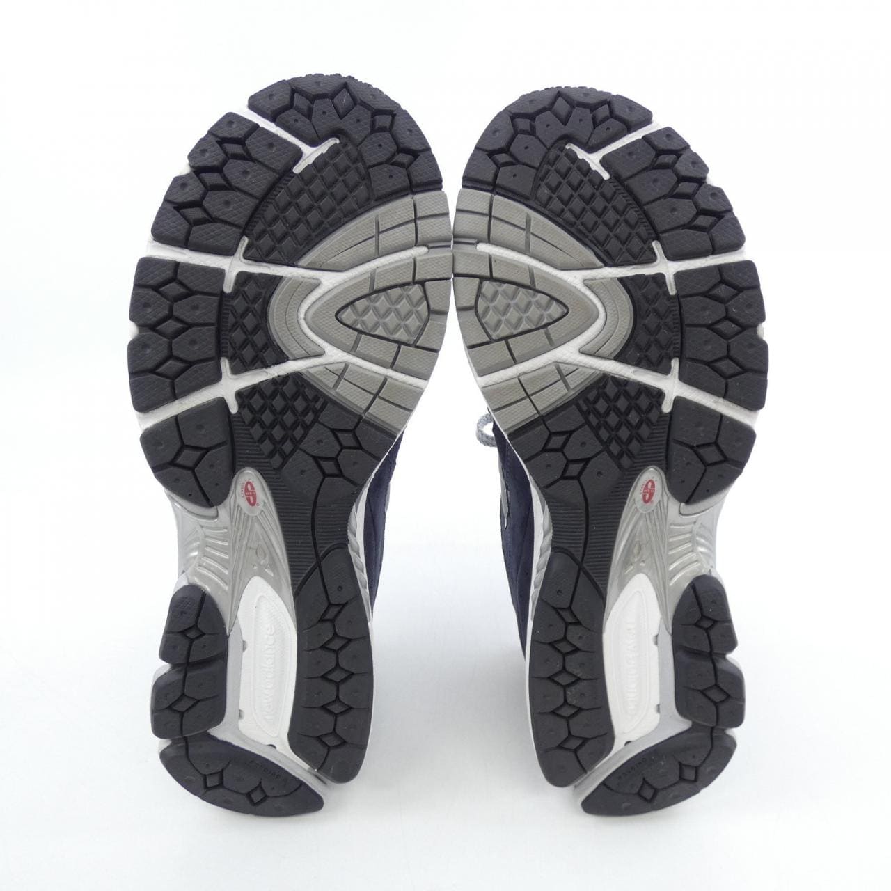 ニューバランス NEW BALANCE M2002RXK スニーカー