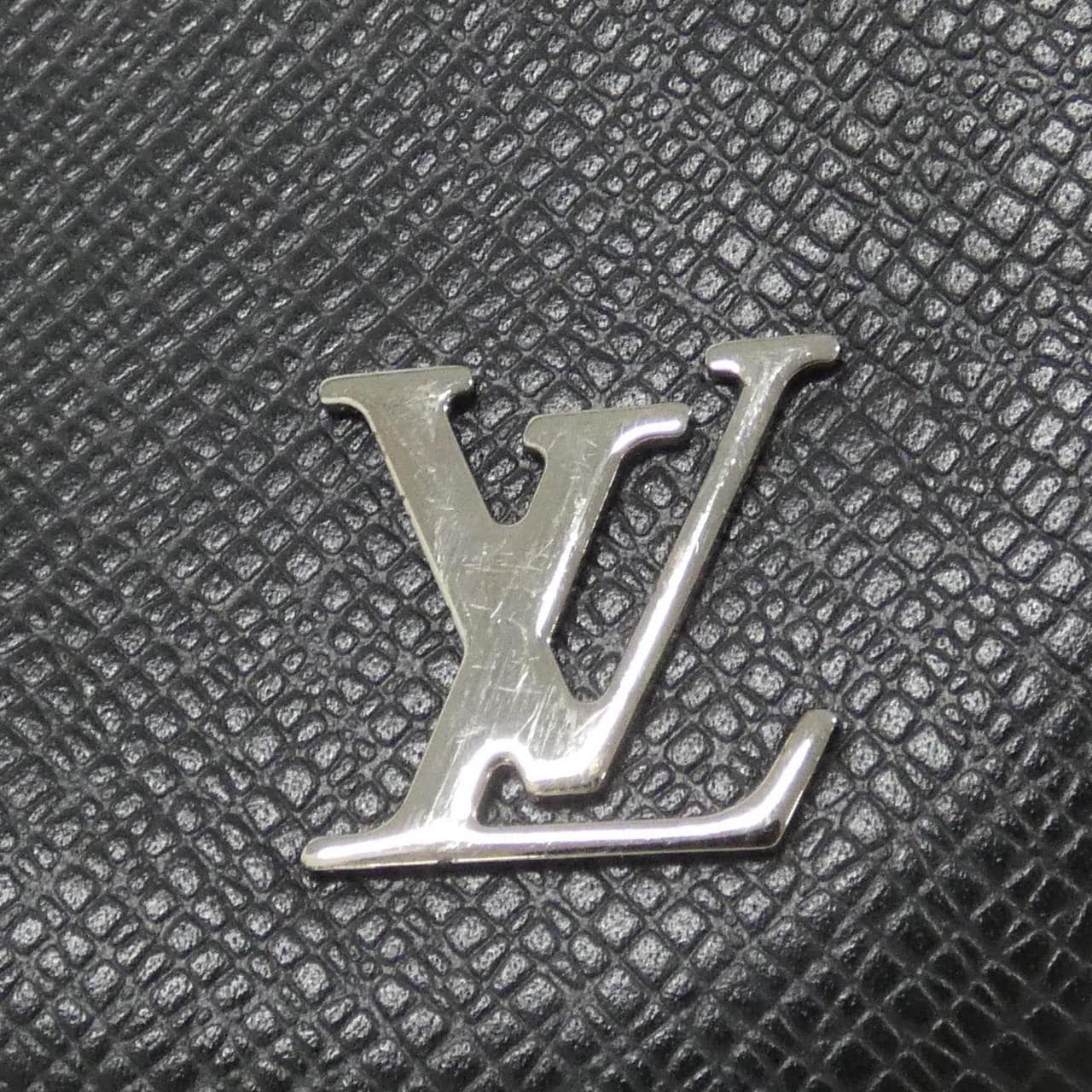 ルイヴィトン タイガ ポシェット カサイ M30441 セカンドバッグ