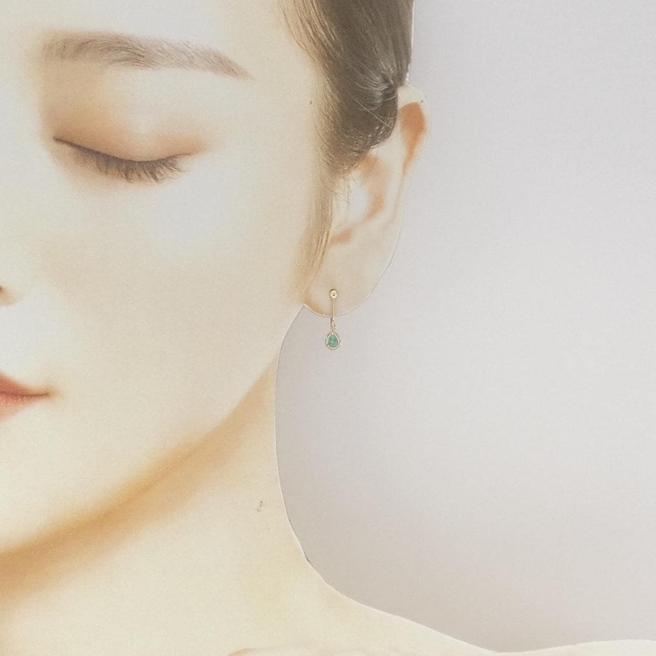 K10YG エメラルド イヤリング