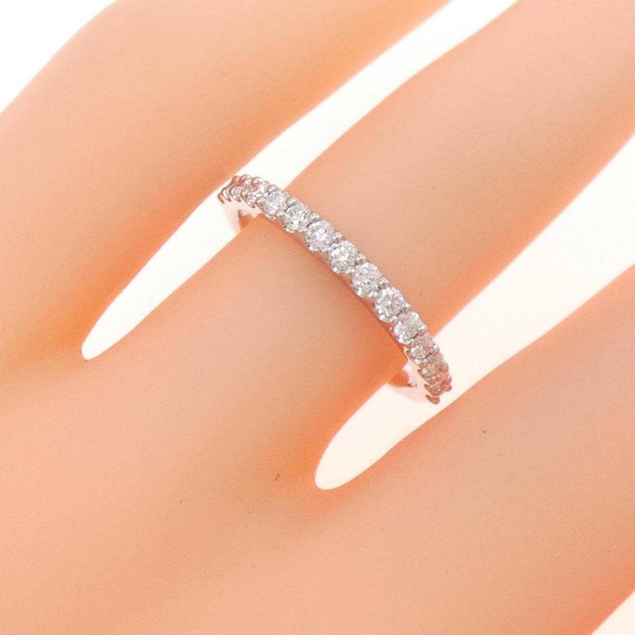 [BRAND NEW] PT Half Eternity Diamond Ring 0.304CT