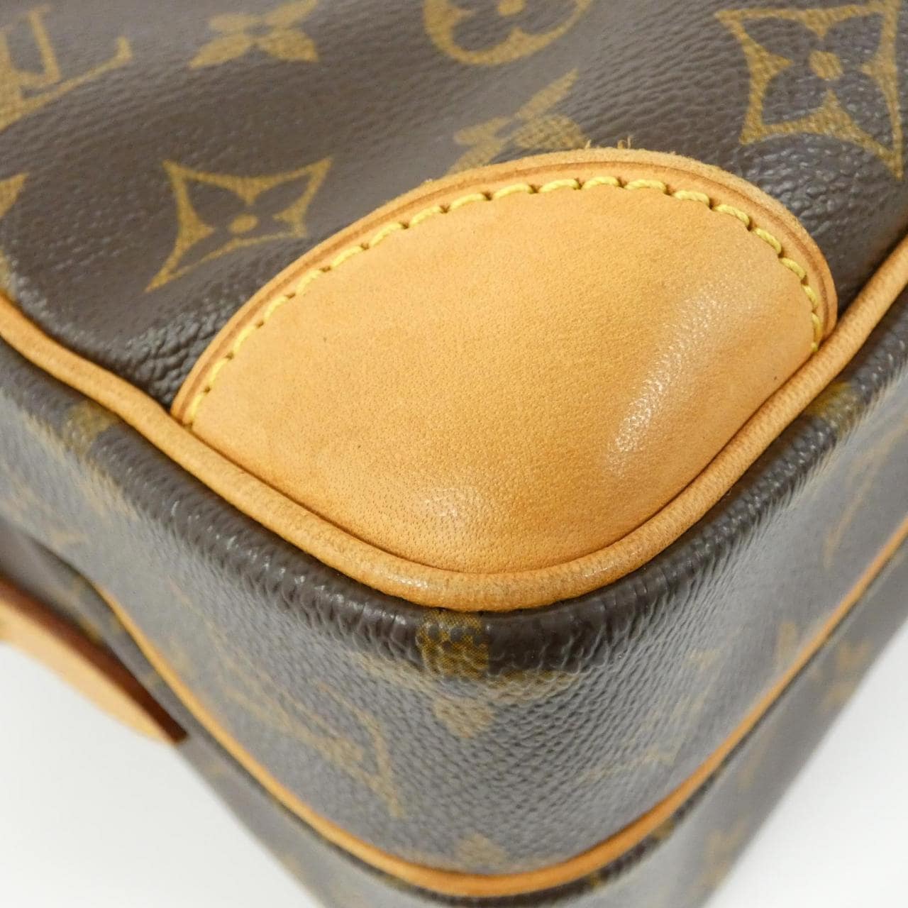 LOUIS VUITTON Monogram Nile M45244 單肩包