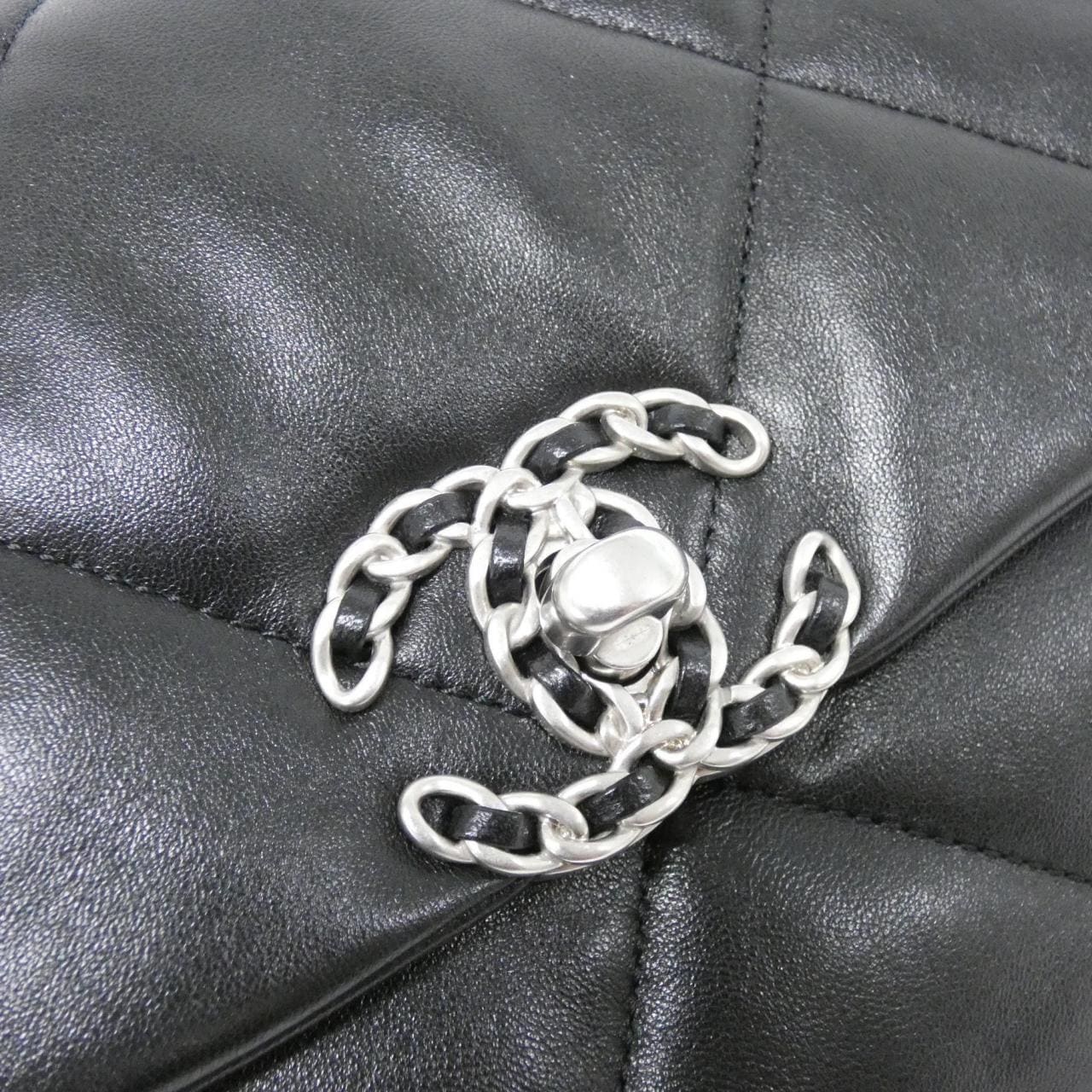 シャネル シャネル19 ライン AS1160 ショルダーバッグ