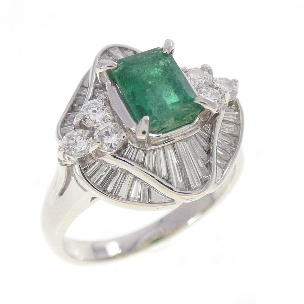 PT900 エメラルド リング 0.92CT