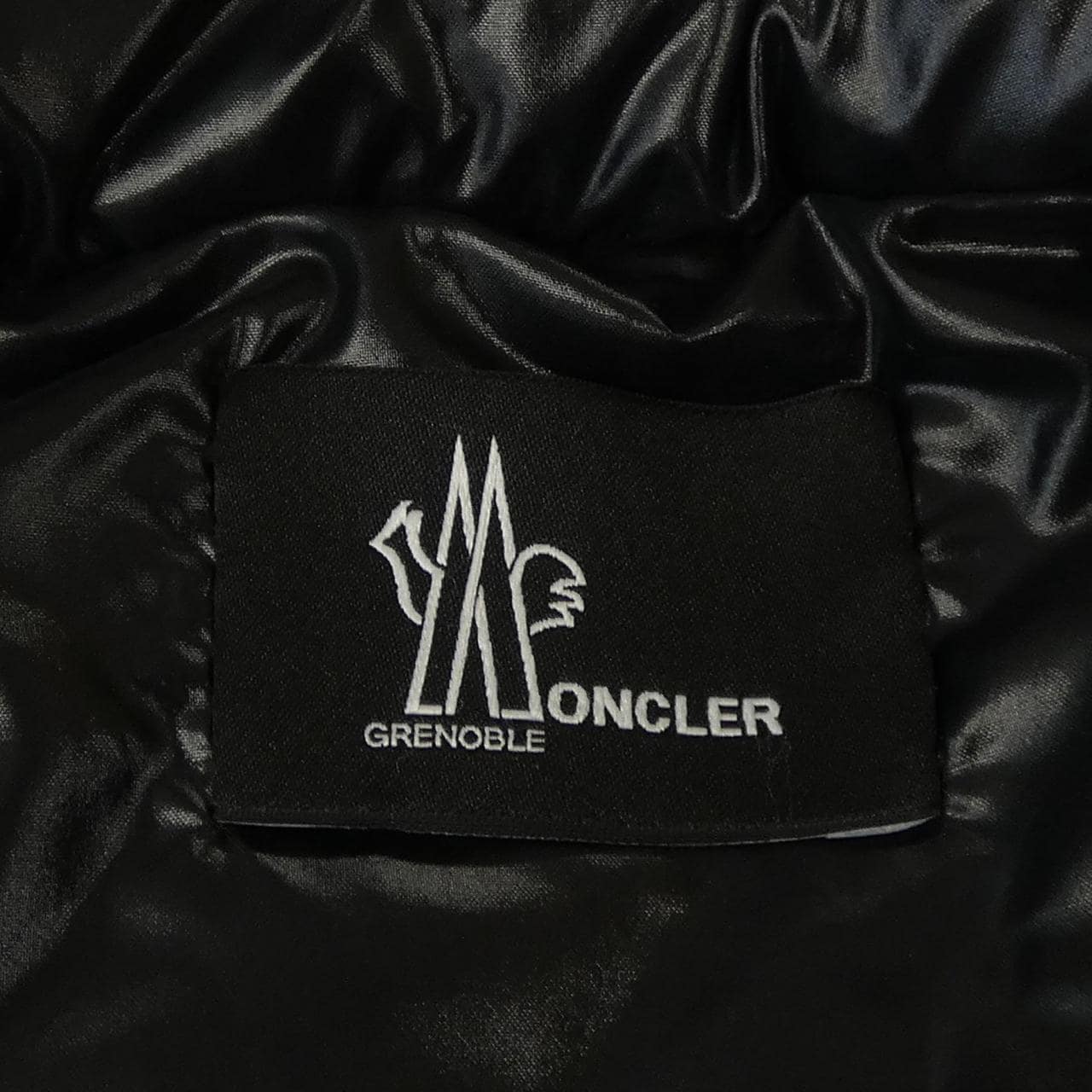モンクレールグルノーブル MONCLER GRENOBLE 20988N00002 ダウンベスト