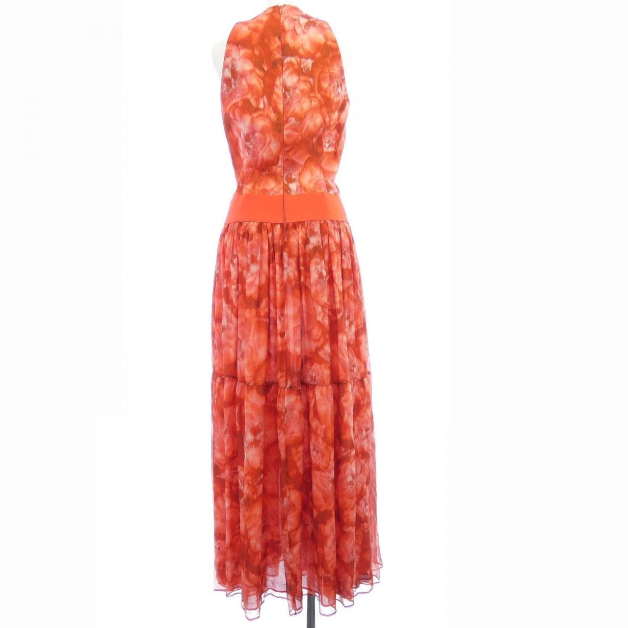 GIAMBATTISTA VALLI詹巴蒂斯塔·瓦利 (Giambattista Valli) 一件作品