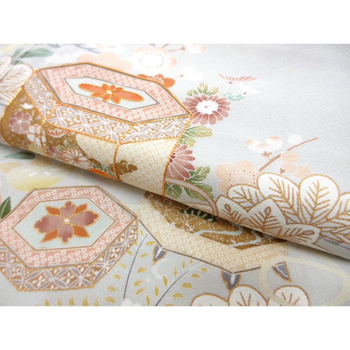色留袖　友禅金彩加工　刺繍入り　丸に蔦