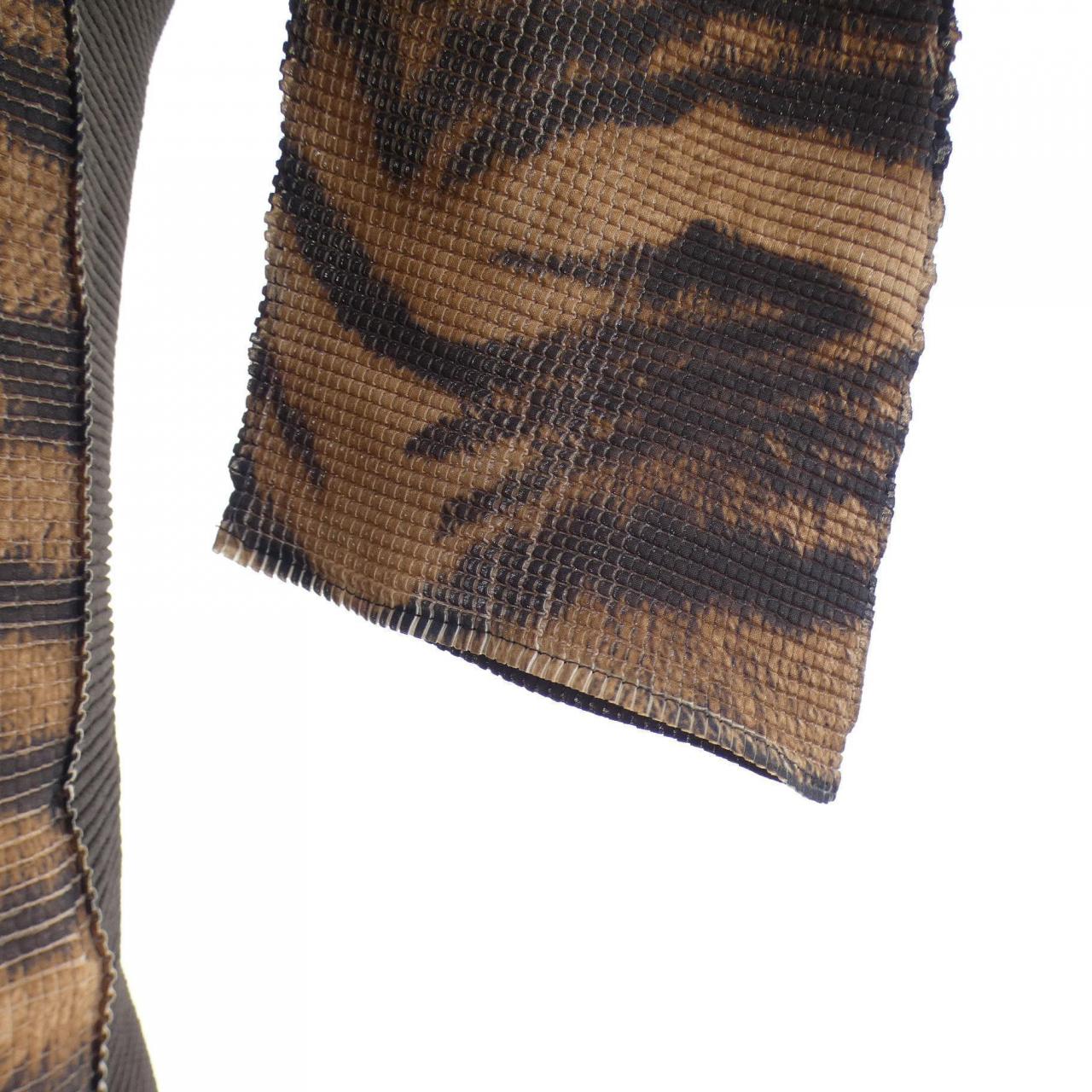 ミーイッセイミヤケ me ISSEY MIYAKE MI03FK551 トップス