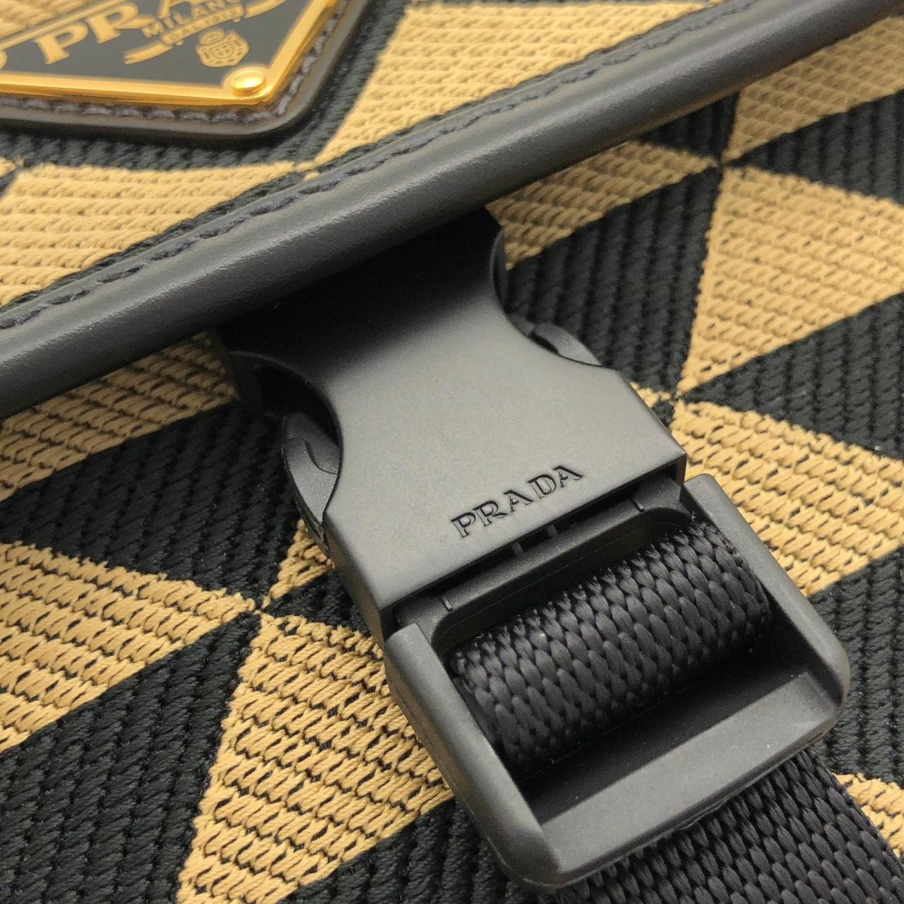 プラダ 2VH133 バッグ