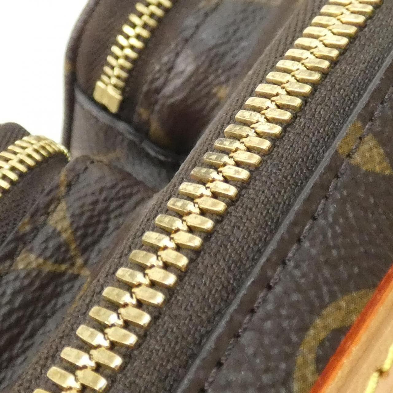 ルイヴィトン モノグラム ユーティリティ クロスボディ M80446 ショルダーバッグ