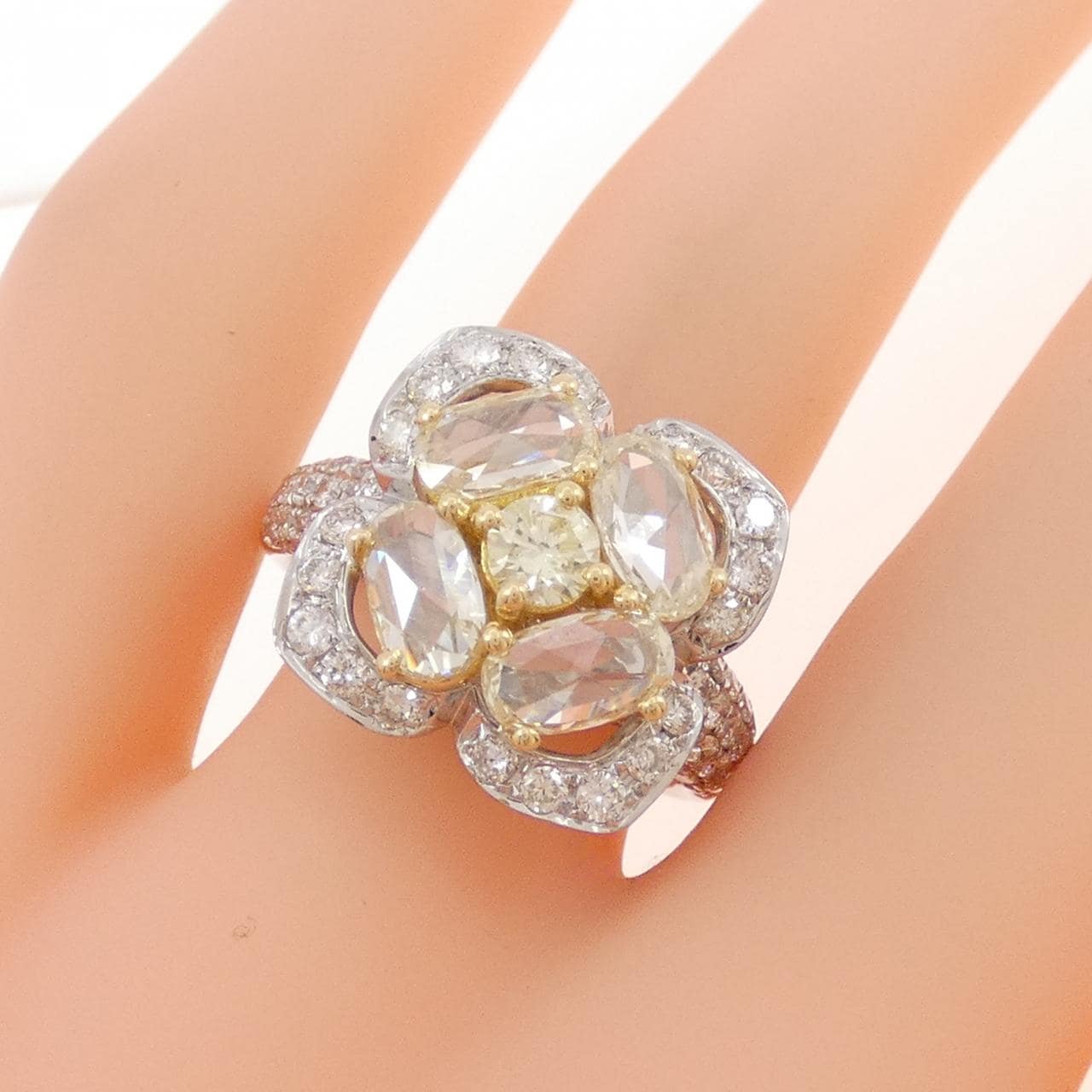 750WG/750YG フラワー ダイヤモンド リング 1.41CT