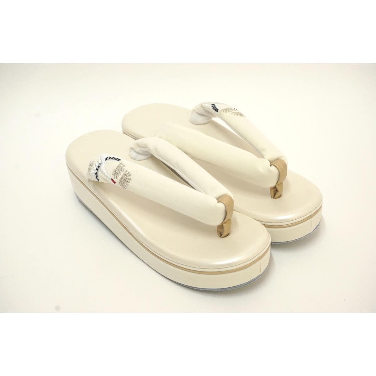 【新品】女草履　鶴　Ｆサイズ