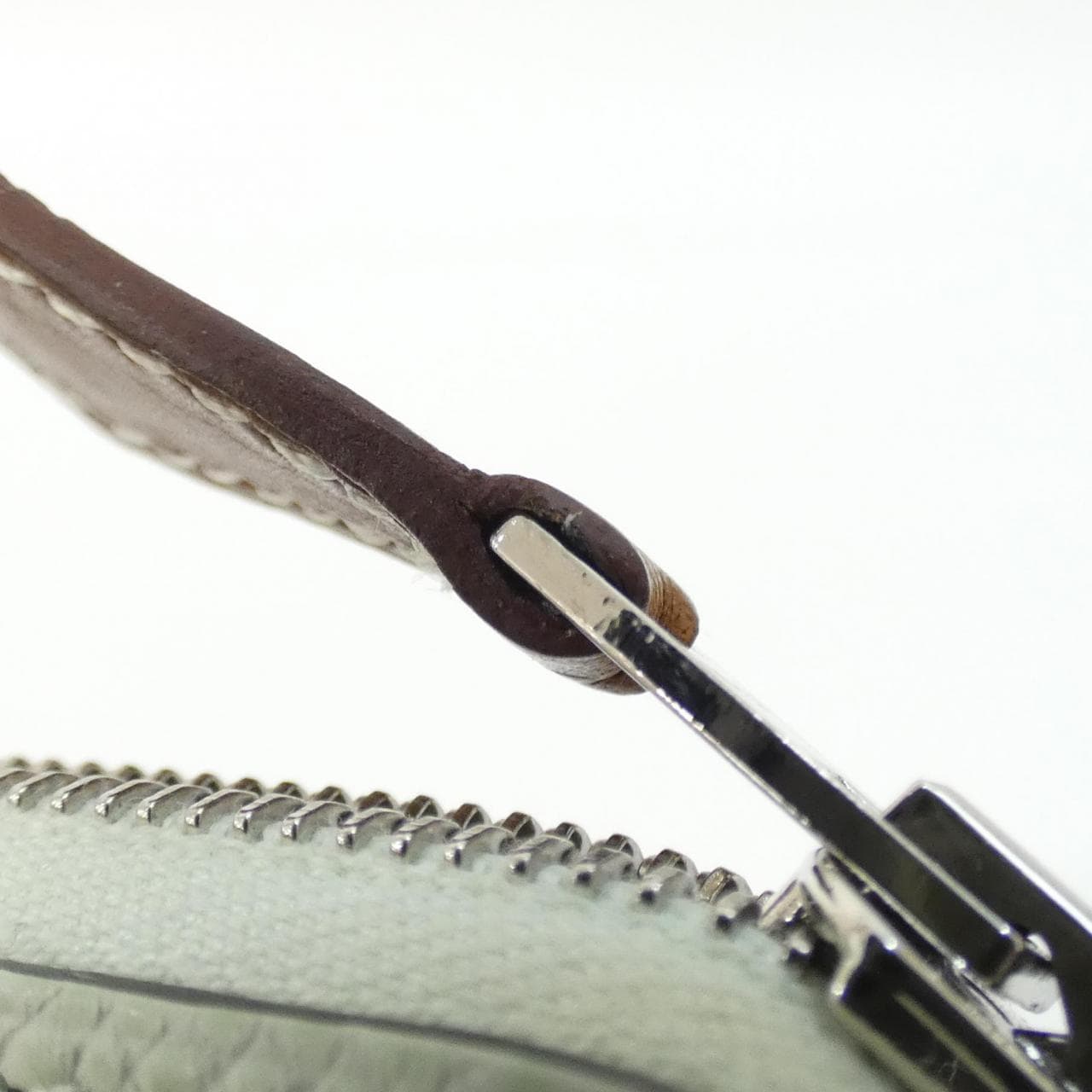 エルメス EN LIBERTE シルク イン コンパクト 084266CK 財布