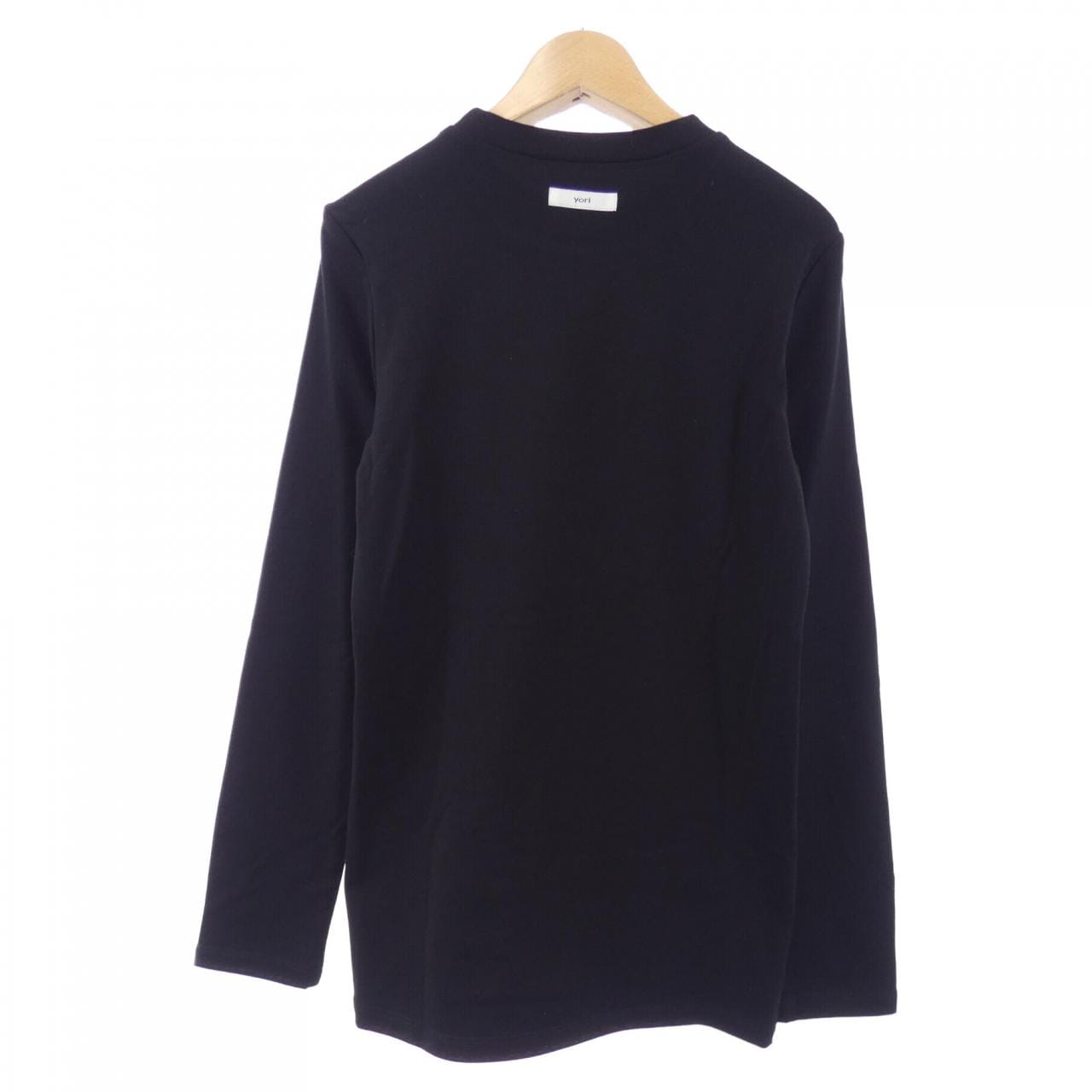 ヨリ yori トップス