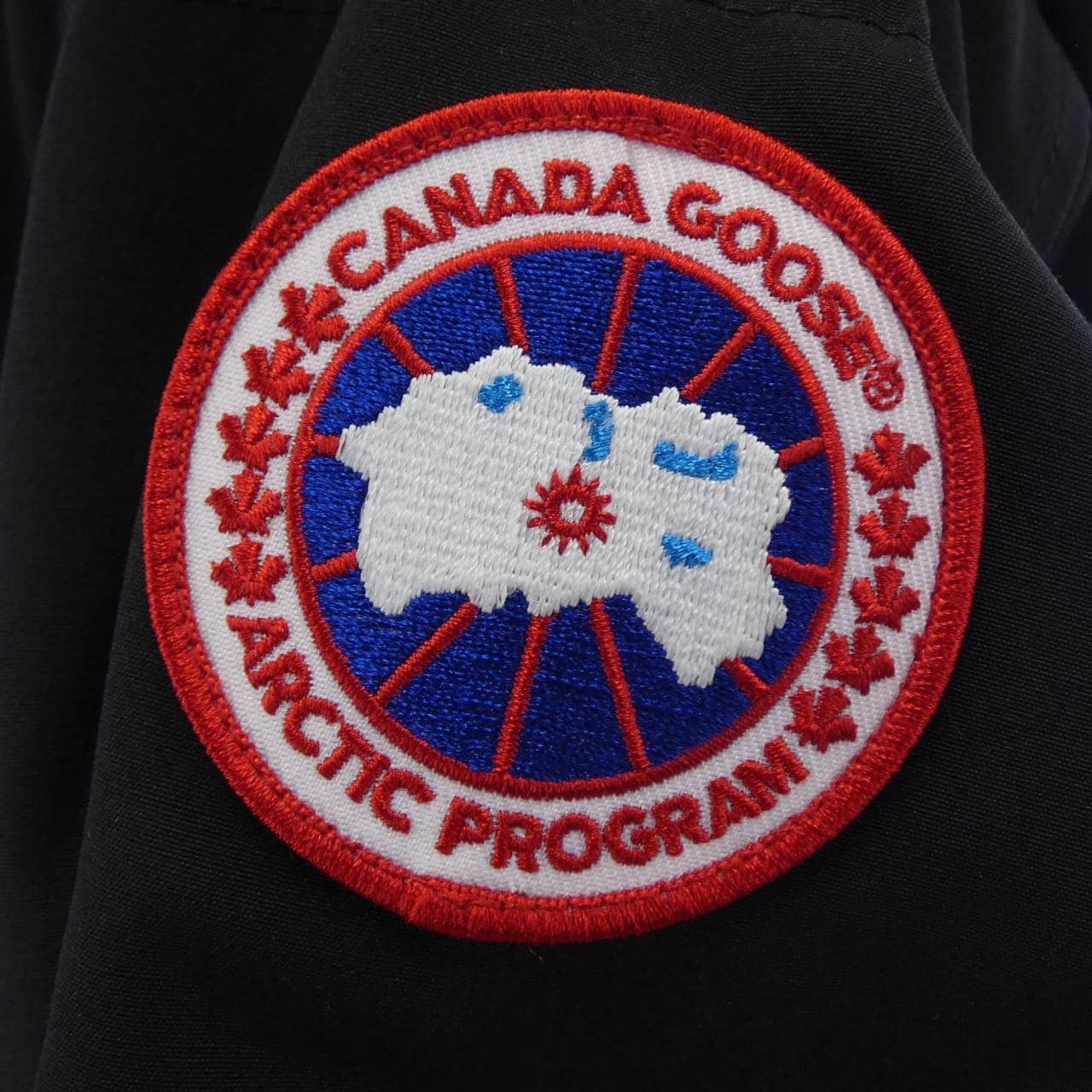 Canada Goose CANADA GOOSE 2302JL MACKENZIE Down Coat