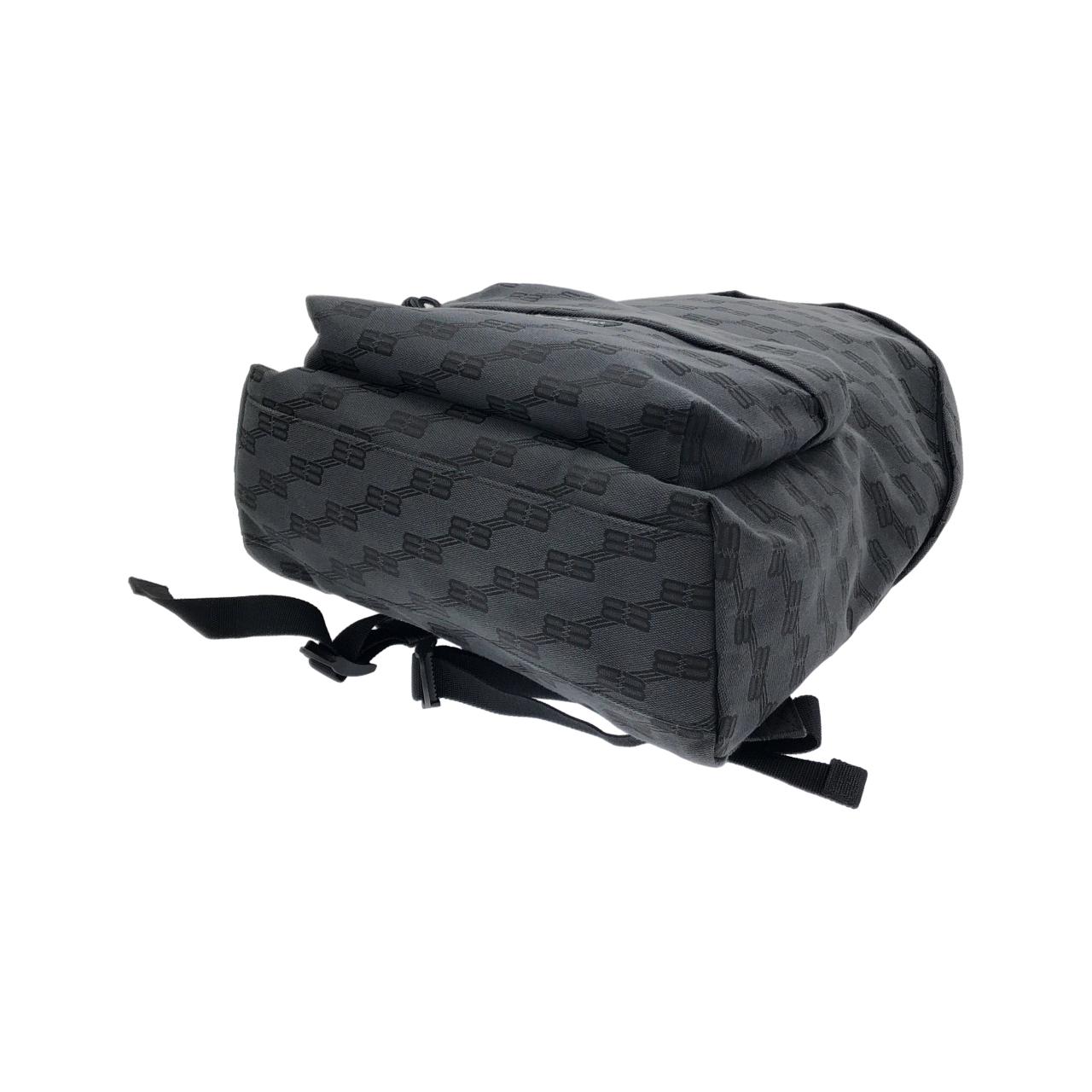 バレンシアガ SIGNATURE MEDIUM BACKPACK 713044 210HH リュックサック