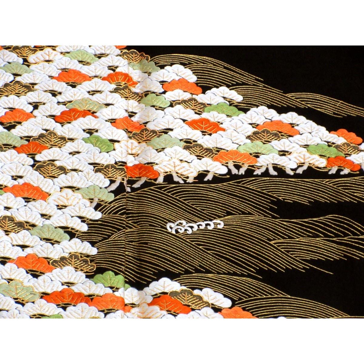 【未使用品】留袖　刺繍加工　五枚笹