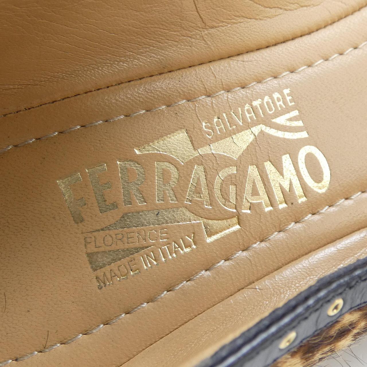 サルヴァトーレフェラガモ SALVATORE FERRAGAMO フラットシューズ
