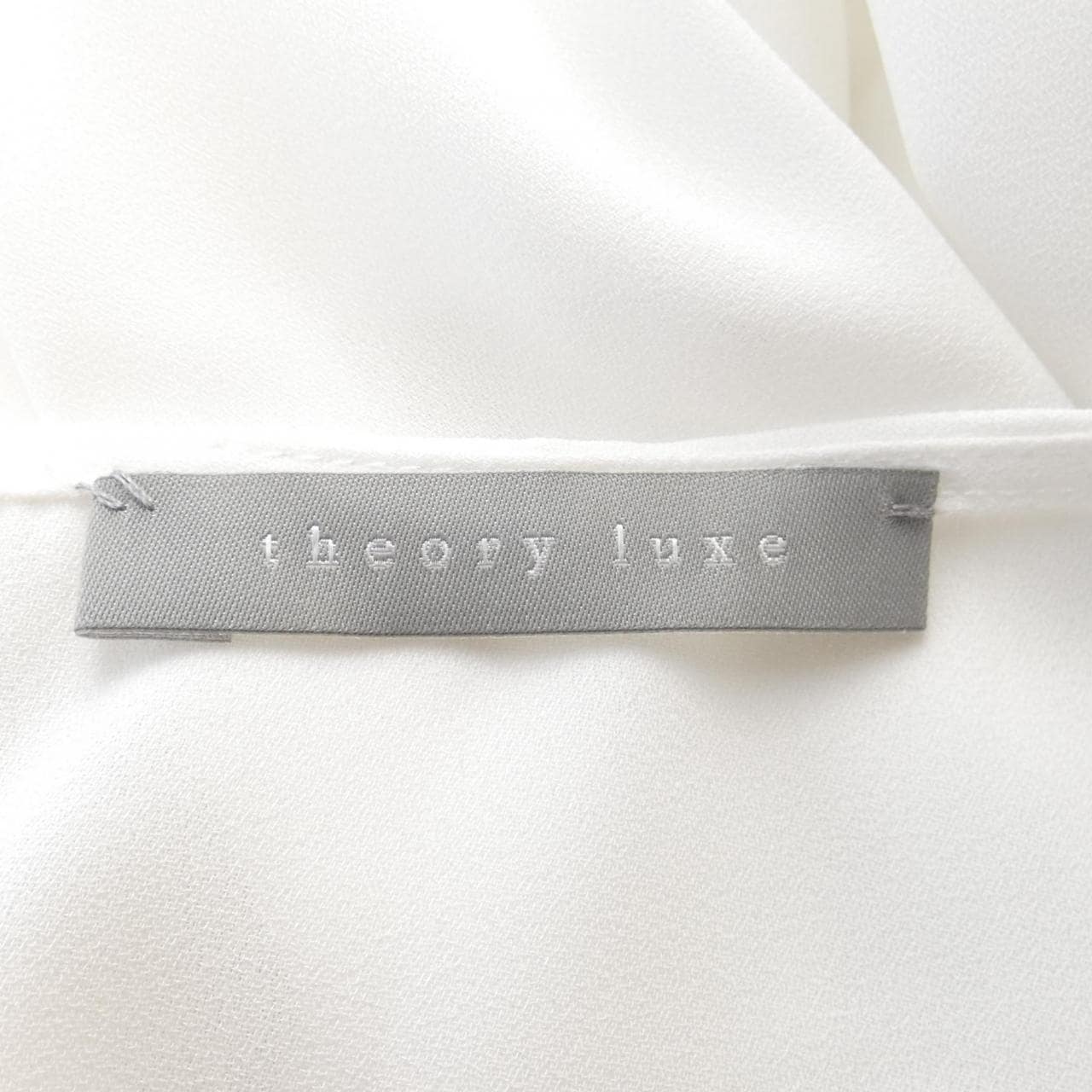 塞奥莉露Theory luxe上衣