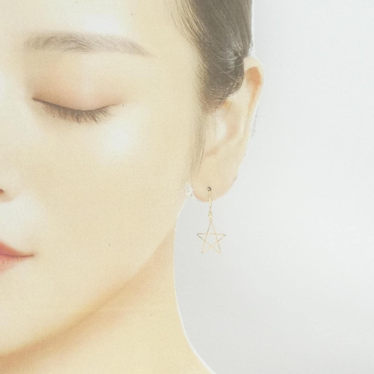[BRAND NEW] K18YG star earrings