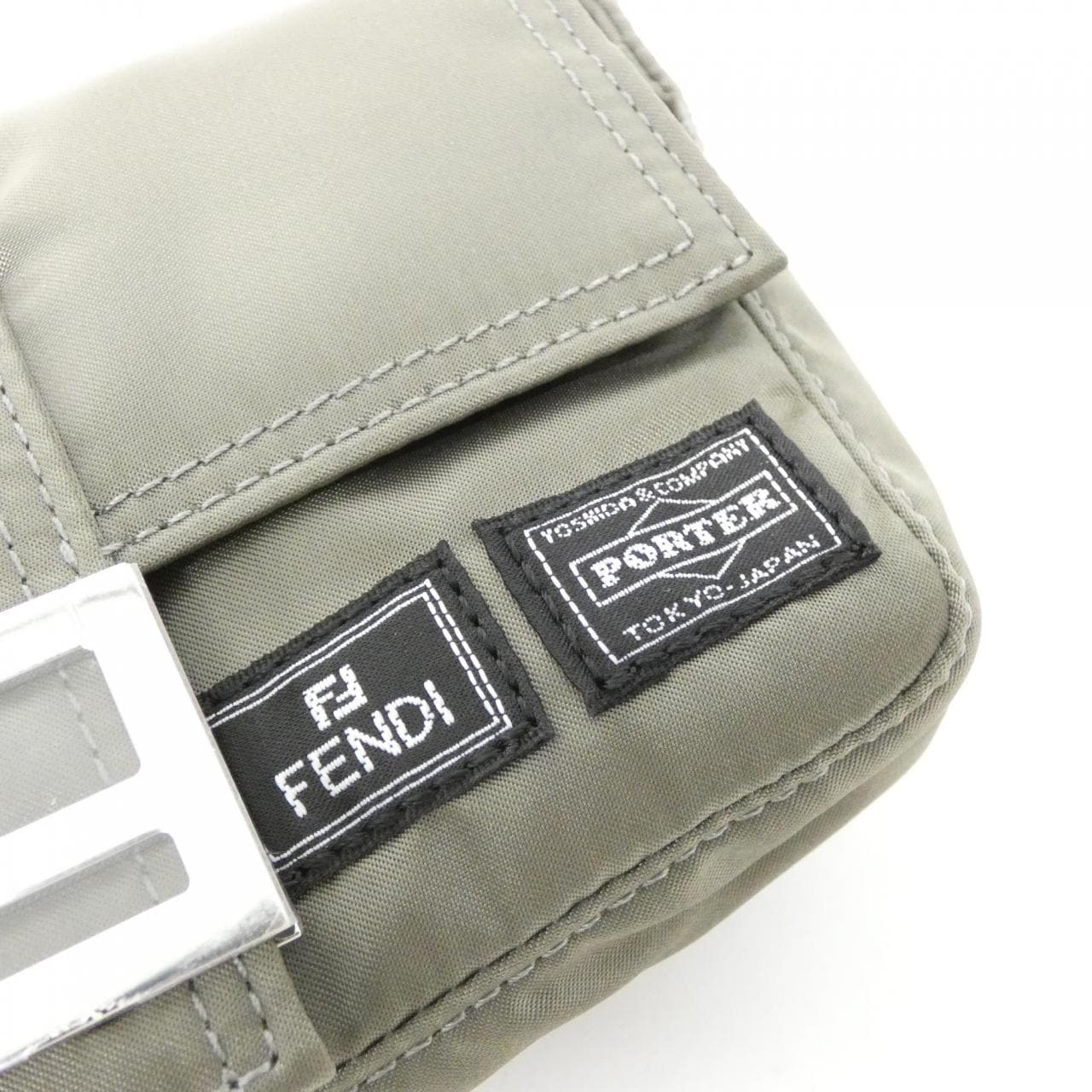 フェンディ バゲット フォン ケース 7AS138 ALW6