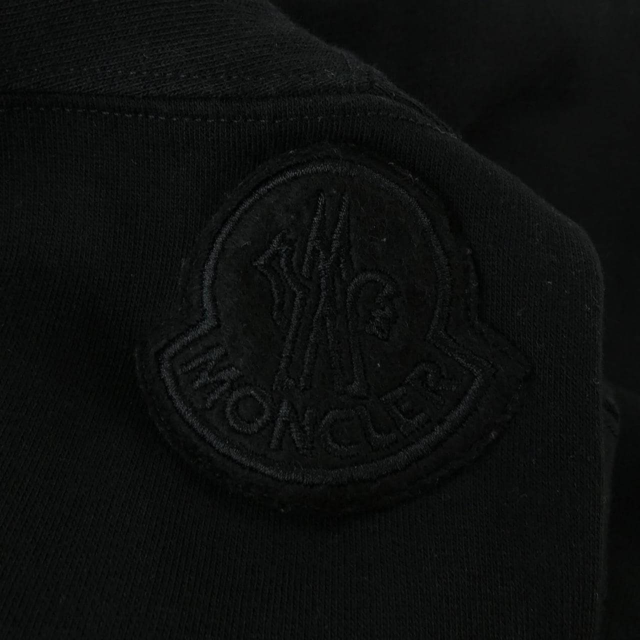 モンクレール MONCLER E20938089200 V8037 パーカー