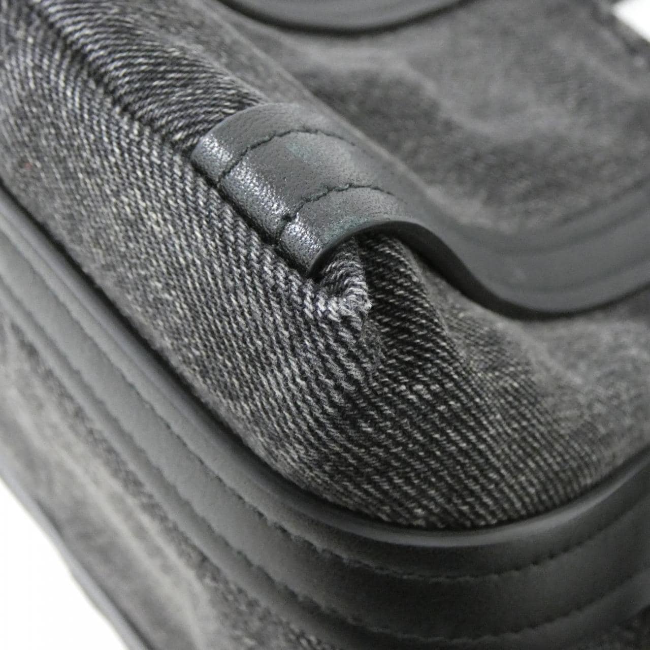 バレンシアガ エブリデイ XS ノース サウス トート 672793 2AARG バッグ