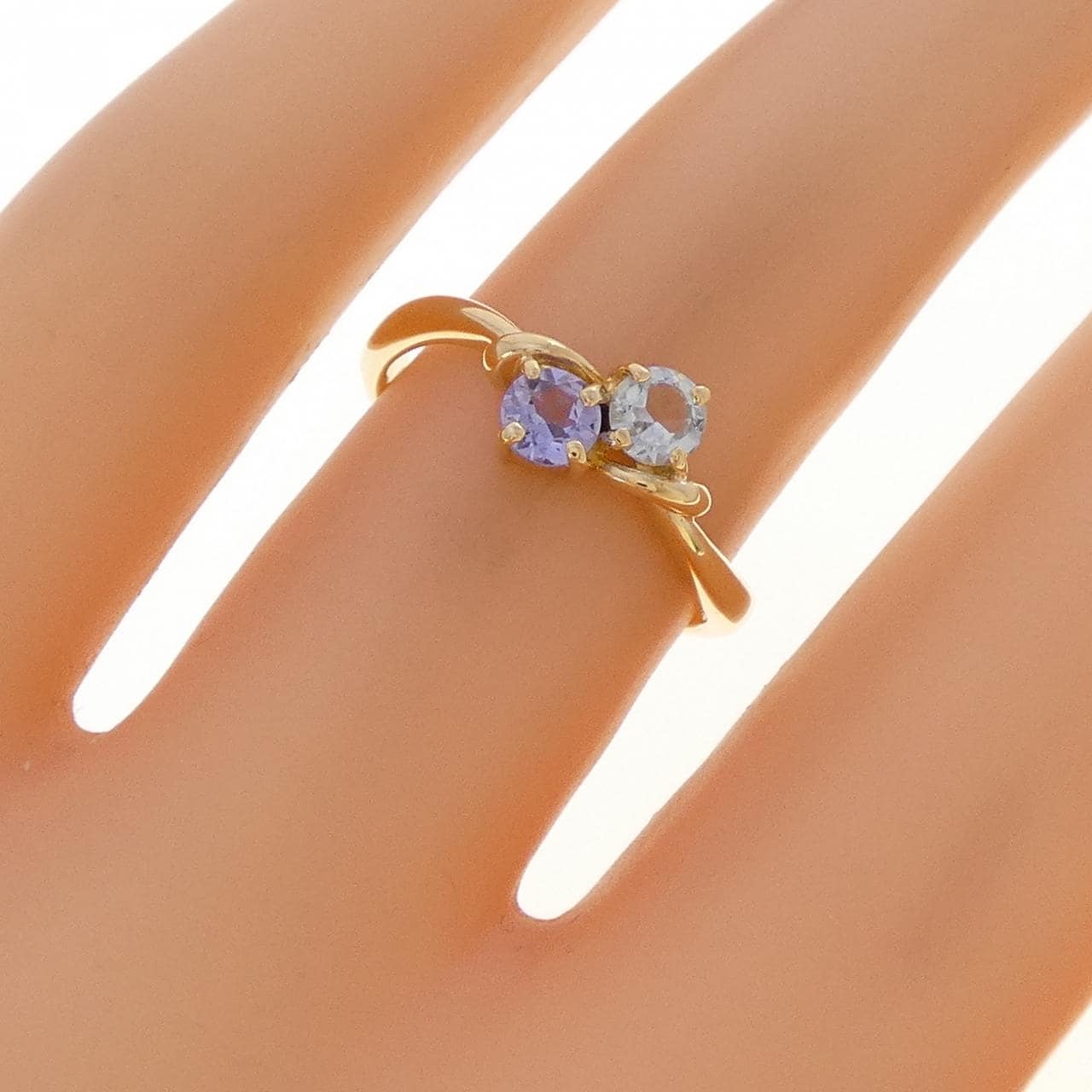 K18YG Tanzanite ring